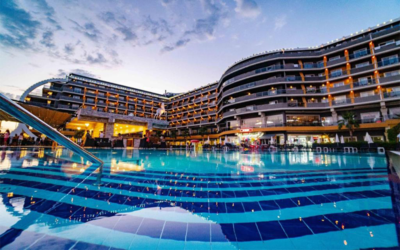 هتل سنزا د این ریزورت اند اسپا