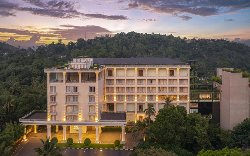 هتل گلدن کراون کندی